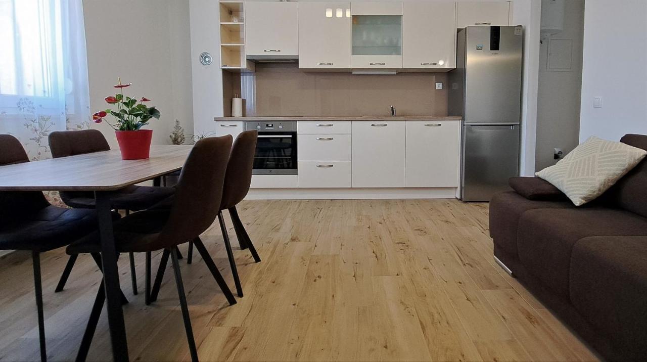 Holiday Apartman Kaštela Kültér fotó